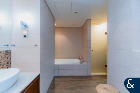 Apartment in MARINA RESIDENCES in Palm Jumeirah, Dubai, UAE 2 bedrooms, 174 sq.m. № 688976 - photo 13