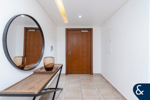 Apartment in MARINA RESIDENCES in Palm Jumeirah, Dubai, UAE 2 bedrooms, 174 sq.m. № 688976 - photo 21