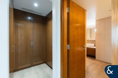 Apartment in MARINA RESIDENCES in Palm Jumeirah, Dubai, UAE 2 bedrooms, 174 sq.m. № 688976 - photo 12