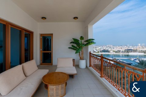 Apartment in MARINA RESIDENCES in Palm Jumeirah, Dubai, UAE 2 bedrooms, 174 sq.m. № 688976 - photo 24