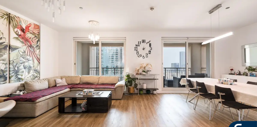 Apartment sa TANARO APARTMENTS sa Greens, Dubai, UAE 3 silid-tulugan, 183 sq.m. № 688977