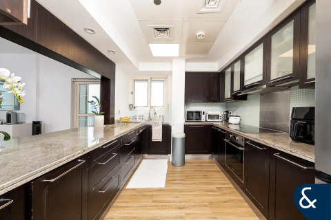 Apartment sa TANARO APARTMENTS sa Greens, Dubai, UAE 3 silid-tulugan, 183 sq.m. № 688977 - larawan 4