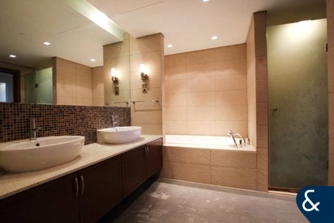 Apartment til salg i Palm Jumeirah, Dubai, UAE 2 soveværelser, 161 kvm № 688974 - foto 10