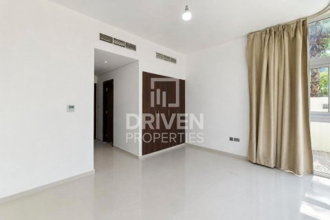 Vilë në Dubai, Emiratet e Bashkuara Arabe 6 dhoma gjumi, 322 m2. № 754108 - Foto 4