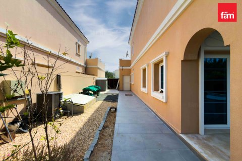 Vilă de vânzare în Dubai, EAU 2 dormitoare, 633.1 mp. №698950 - poză 3
