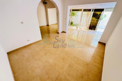 Villa uthyres i Jumeirah, Dubai, UAE 4 sovrum, 278.7 kvm Nr. 659625 - fotografi 4