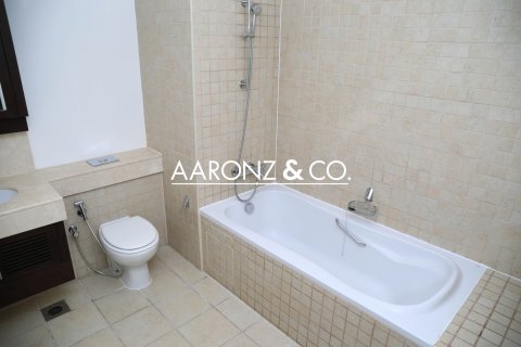 Apartament në Downtown Dubai (Downtown Burj Dubai), Emiratet e Bashkuara Arabe 3 dhoma gjumi, 171 m2. № 701068 - Foto 28