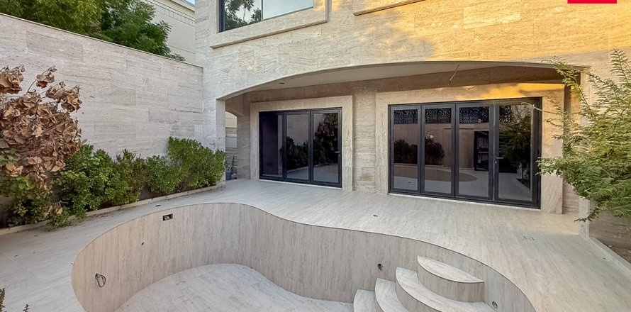 Villa itt: Umm Suqeim, Dubai, EAE, 4 hálószoba, 478.4 m², azonosító: 645027