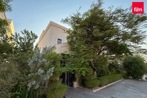 Villa itt: Umm Suqeim, Dubai, EAE, 4 hálószoba, 478.4 m², azonosító: 645027 - fénykép 29