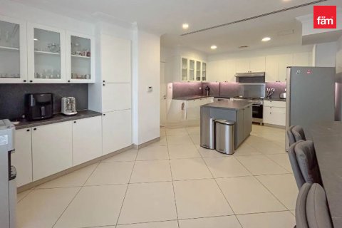 וילה להשכרה ב Dubai, איחוד האמירויות 4 חדרי שינה, 640 מ"ר, מספר 763792 - תמונה 2