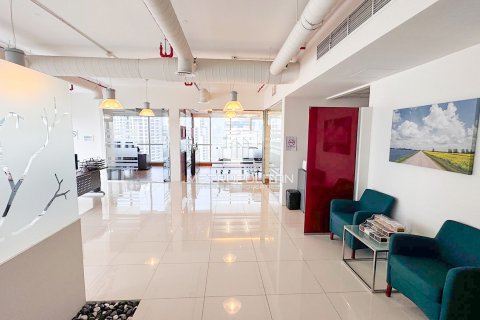 Oficina en venta en Jumeirah Lake Towers, Dubai, EAU 126 m2 № 663115 - foto 1