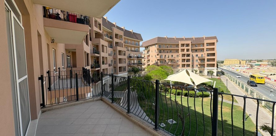 Apartment in Dubai, UAE 3 bedrooms, 224 sq.m. № 707773