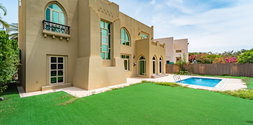 Villa sa Jumeirah Islands, Dubai, UAE 4 silid-tulugan, 497 sq.m. № 707775