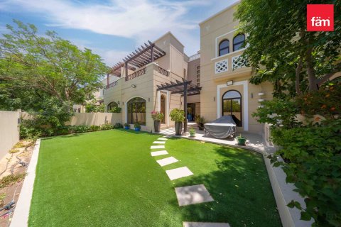 Townhouse in Dubai, UAE 4 bedrooms, 309.4 sq.m. № 711388