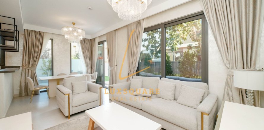 Villa in Tilal Al Ghaf, Dubai, VAE 4 slaapkamers, 224 vr.m. nr 697350