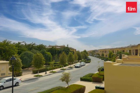 Villa in Dubai, UAE 4 bedrooms, 510 sq.m. № 634833 - photo 21