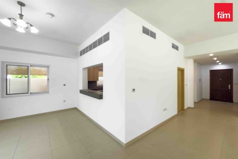 Villa in Dubai, UAE 4 bedrooms, 510 sq.m. № 634833 - photo 6