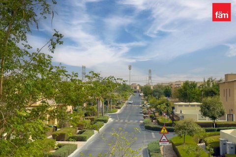 Villa in Dubai, UAE 4 bedrooms, 510 sq.m. № 634833 - photo 4