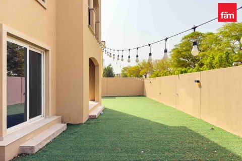 Villa in Dubai, UAE 4 bedrooms, 510 sq.m. № 634833 - photo 3