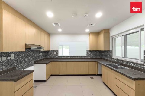 Villa in Dubai, UAE 4 bedrooms, 510 sq.m. № 634833 - photo 13