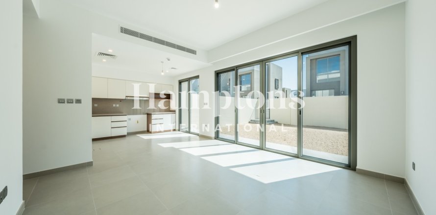 Kaupunkipientalo Arabian Ranches 2, Dubai, Arabiemiraatit 4 makuuhuonetta, 273.689 m2 № 701832