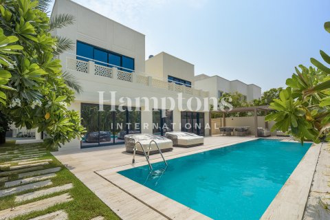 Villa Meadows, Dubaijā, AAE 4 istabas, 371.61200000 m2 Nr. 701838 - attēls 17