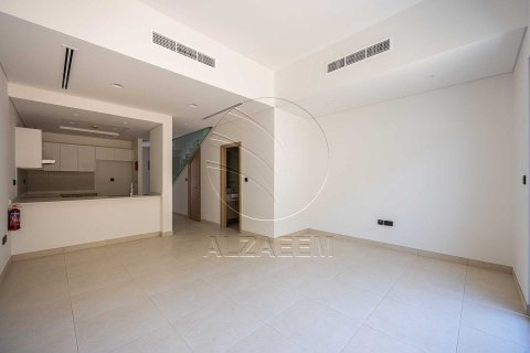 Adosado en Abu Dhabi, EAU 3 dormitorios, 211 m² № 725786
