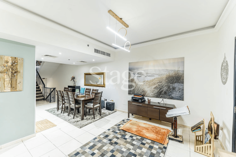 Apartemen di Jumeirah Village Circle, Dubai, UEA 3 kamar tidur, 262 m2 nomor 642391 - foto 2
