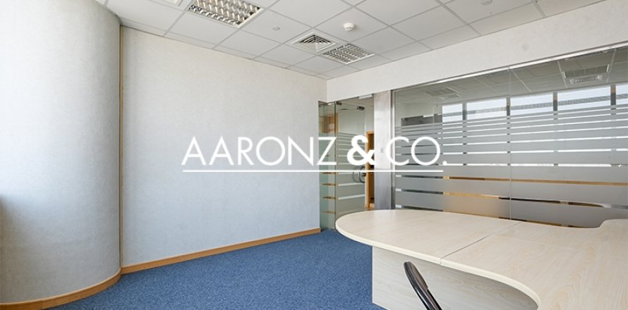 Jumeirah Lake Towers, Dubai, संयुक्त अरब अमीरात में कार्यालय, 96.9 वर्ग मीटर, संख्या 670638