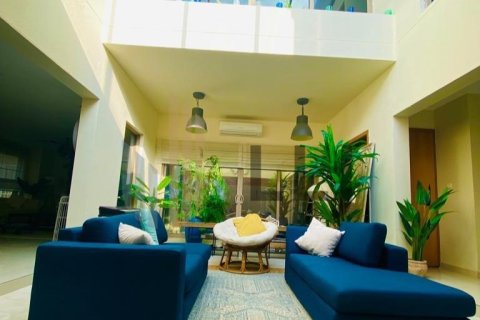 Вилла Al Raha Gardens, Абу-Даби, БАӘ-да 5 жатын бөлмелер, 585.3 м² № 669049 - фото 8