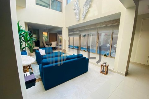 Вилла Al Raha Gardens, Абу-Даби, БАӘ-да 5 жатын бөлмелер, 585.3 м² № 669049 - фото 9