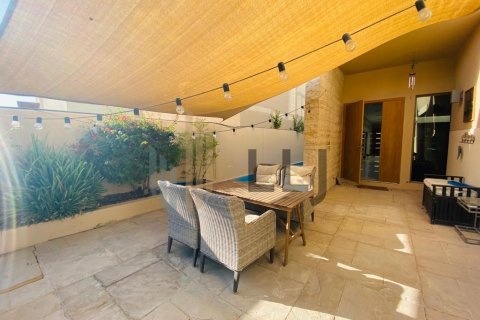 Вилла Al Raha Gardens, Абу-Даби, БАӘ-да 5 жатын бөлмелер, 585.3 м² № 669049 - фото 14