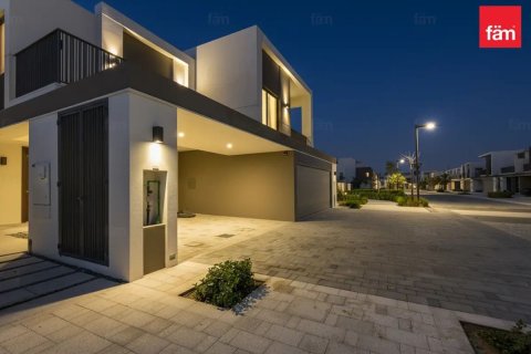 Villa til leje i Tilal Al Ghaf, Dubai, UAE 3 soveværelser, 141.4 kvm № 699840 - foto 2
