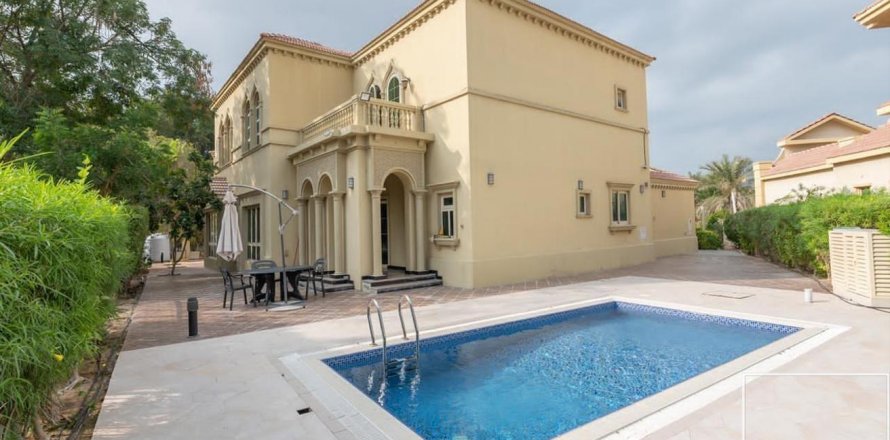 Vilë në Jumeirah Islands, Dubai, Emiratet e Bashkuara Arabe 4 dhoma gjumi, 955 m2. № 635420