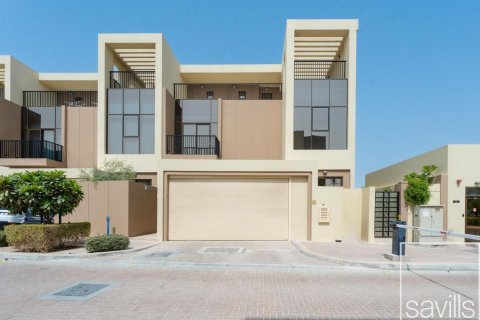 Řadový dům v Dubai Sports City, SAE 4 ložnice, 304 m² Č.: 635421 - fotografie 3