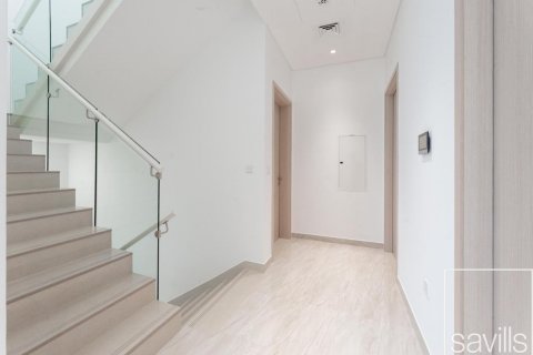 Řadový dům v Dubai Sports City, SAE 4 ložnice, 304 m² Č.: 635421 - fotografie 13