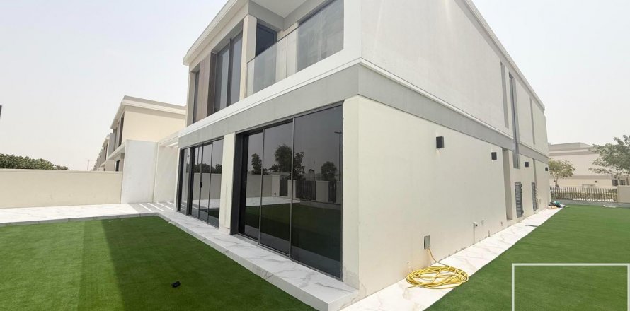 Vilă în Tilal Al Ghaf, Dubai, EAU 4 dormitoare, 508 mp.  №635425