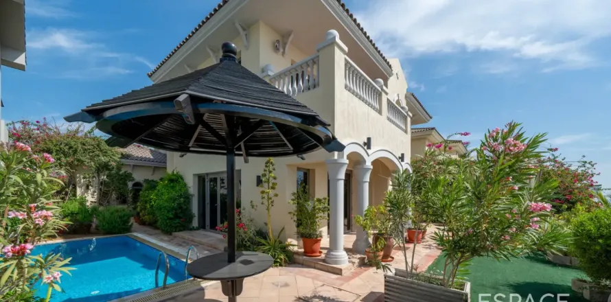 Villa i Palm Jumeirah, Dubai, UAE 4 sovrum, 465 kvm Nr. 738474