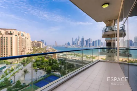 Apartment til leje i Palm Jumeirah, Dubai, UAE 3 soveværelser, 212 kvm № 738480 - foto 2