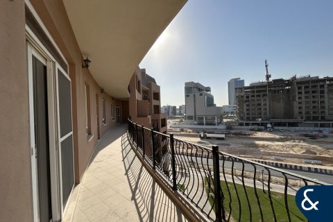 Apartment in Motor City, Dubai, UAE 3 bedrooms, 202 sq.m. № 697777 - photo 1