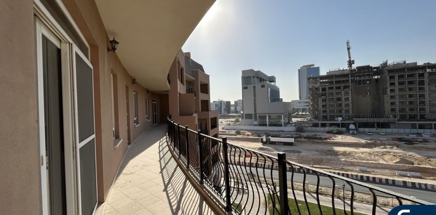 Apartment in Motor City, Dubai, UAE 3 bedrooms, 202 sq.m. № 697777
