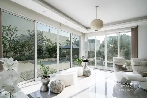 Vila v Meadows, Dubai, SAE 4 ložnice, 748 m² Č.: 661024 - fotografie 3