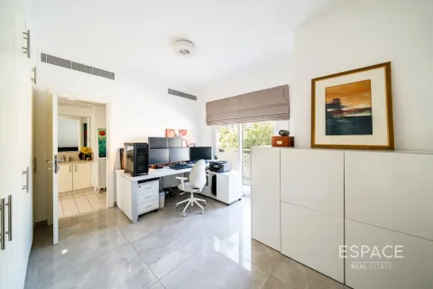 Vila v Meadows, Dubai, SAE 4 ložnice, 748 m² Č.: 661024 - fotografie 15