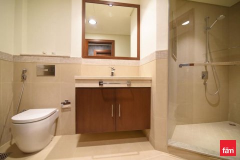 Appartement te huur in Downtown Dubai (Downtown Burj Dubai), Dubai, VAE 3 slaapkamers, 179.6 vr.m., nr 634866 - foto 16