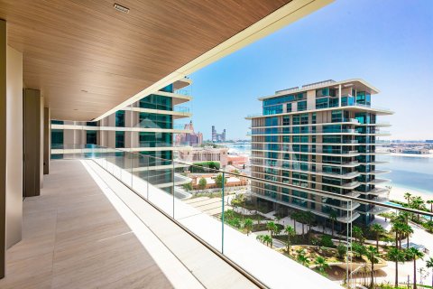 Huoneisto Palm Jumeirah, Dubai, Arabiemiraatit 3 makuuhuonetta, 210 m2 № 758631 - kuva 27