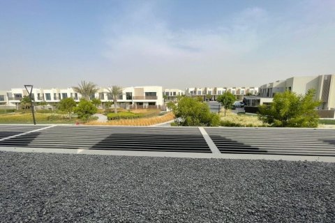 Üürile anda villa asukohaga Dubai South (Dubai World Central), Dubai, AÜE: 3 magamistoaga, 138 m² Nr 700744 - pilt 17