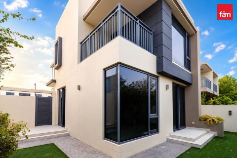Villa itt: Dubai Hills Estate, EAE, 4 hálószoba, 270.6 m², azonosító: 760264