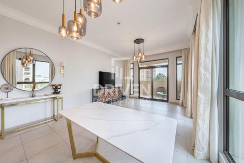 Lakás itt: Umm Suqeim, Dubai, EAE, 2 hálószoba, 155.24 m², azonosító: 746913