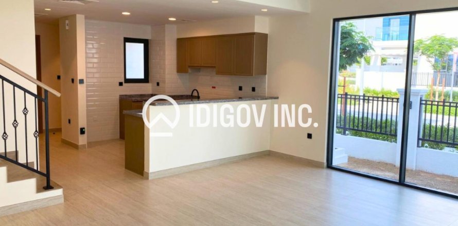 Damac Lagoons, Dubai, UAE의 타운하우스 침실 5개, 215제곱미터 번호 680700