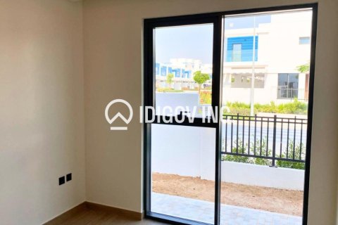 Damac Lagoons, Dubai, UAE의 임대용 타운하우스 침실 5개, 215제곱미터 번호 680700 - 사진 4